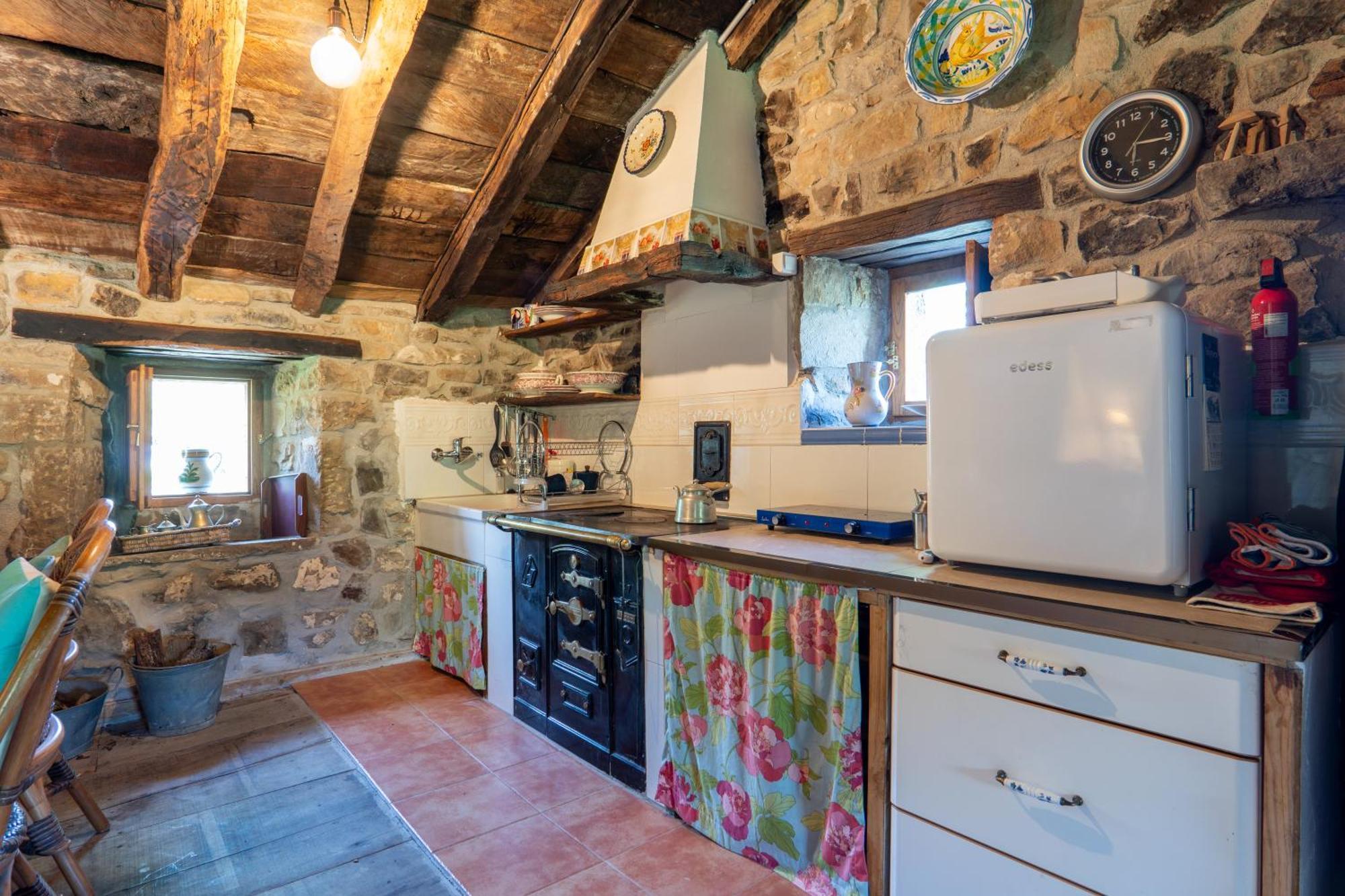 Vivienda Pasiega Lo Lucas 1920 San Roque de Ríomiera Zewnętrze zdjęcie